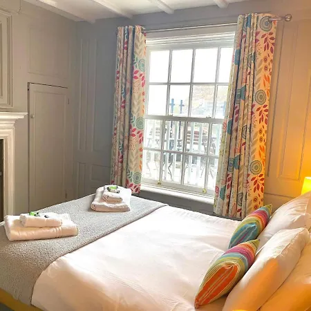 Bed & Breakfast The Pier 3*